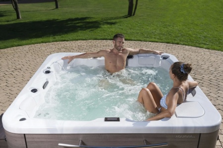 Гидромассажный спа-бассейн AstralPool Emotion / Aquavia Essence